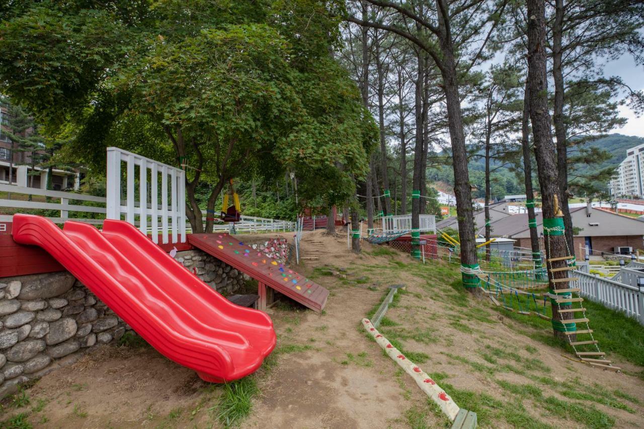 Отель Bears Town Пхочхон Экстерьер фото