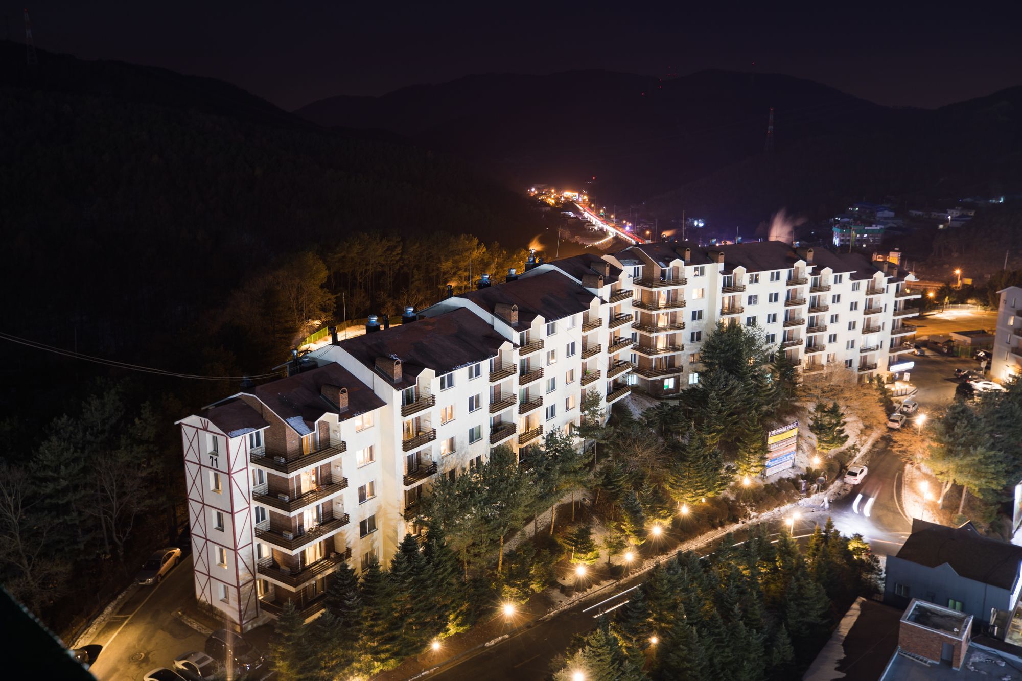 Отель Bears Town Пхочхон Экстерьер фото